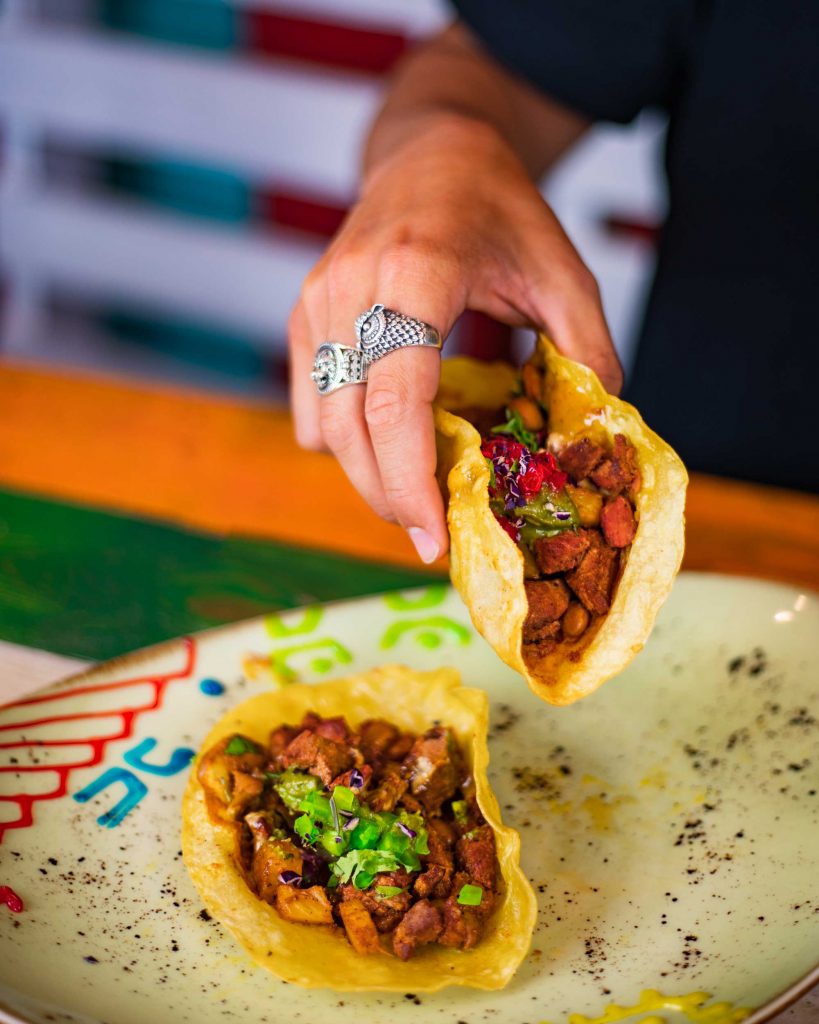 Imagen que muestra uno de los tacos mexicanos que se pueden probar en La Tía Juana.